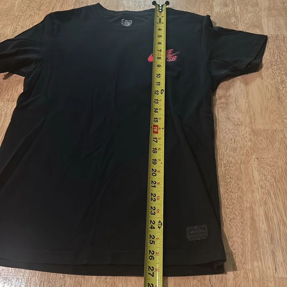 Nike sb tee
